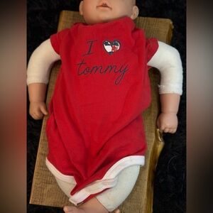Tommy Hilfiger Baby Bodysuit 12–18M Red “I Love Tommy” White Trim Snap Onesie